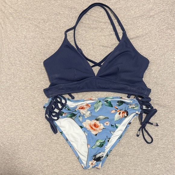 Cupshe Blue and Floral Bikini - Picture 1 of 4